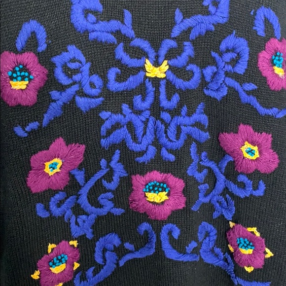 VTG 1990s Embroidered Sweater - Picture 3 of 5